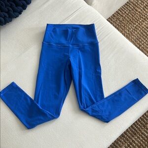 Blue Aritzia TNA Action Life leggings, Medium